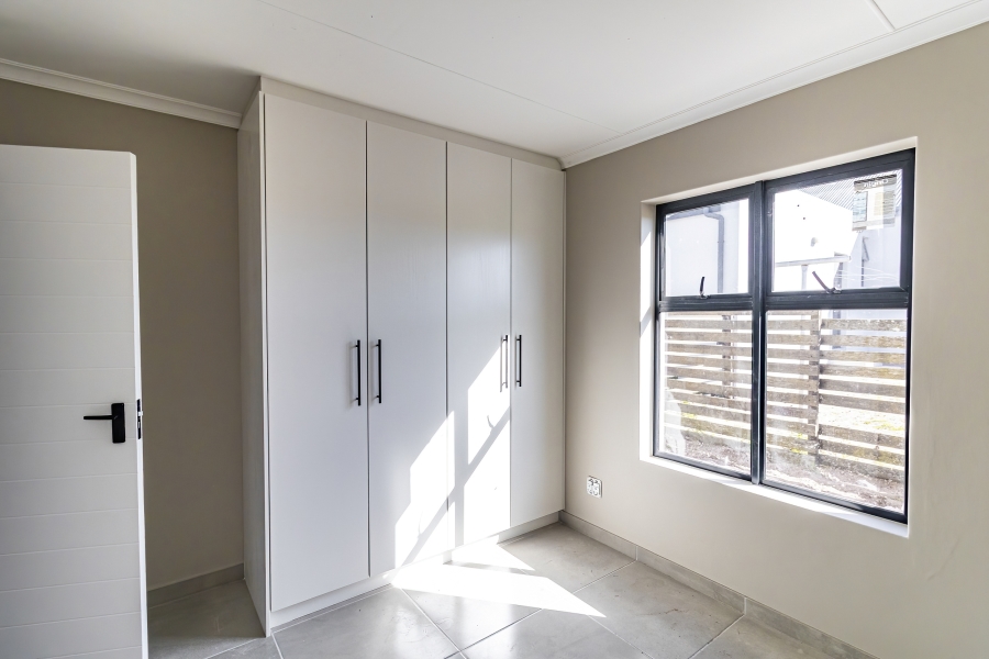 3 Bedroom Property for Sale in Hoogland Western Cape